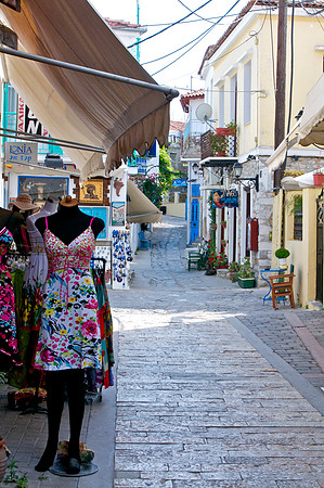 Model Dress in Alley