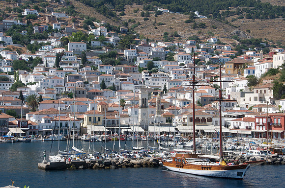 Port of Hydra