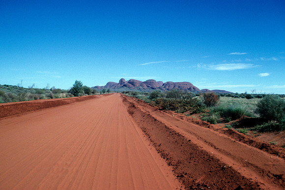 Outback road to Olga Mountains